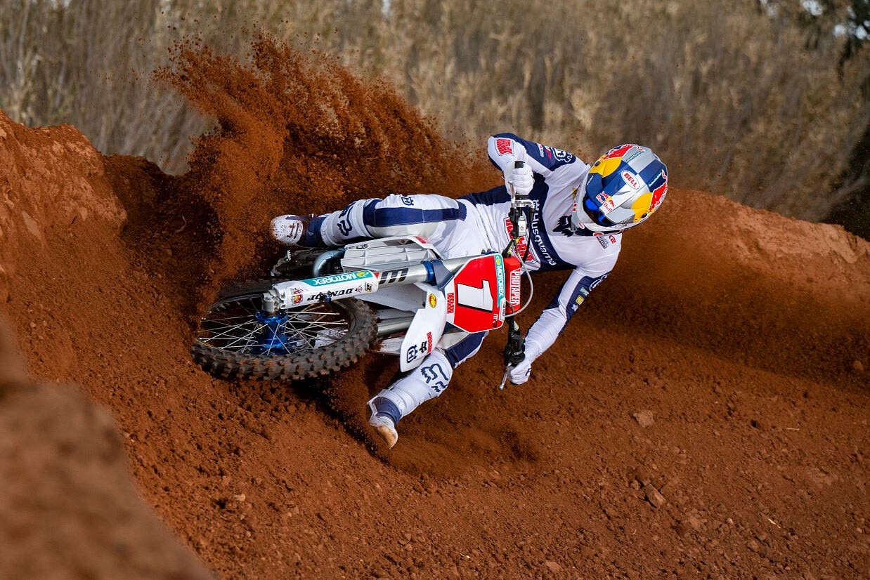 Nestaan Husqvarna Factory Racing 2025